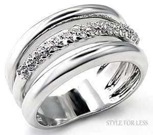 BEAUTIFUL SIMULATED DIAMOND 18K WHITE GOLD PLATED RING