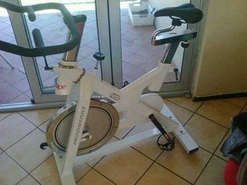 SPIN BIKE----HEADSTART 5 months old