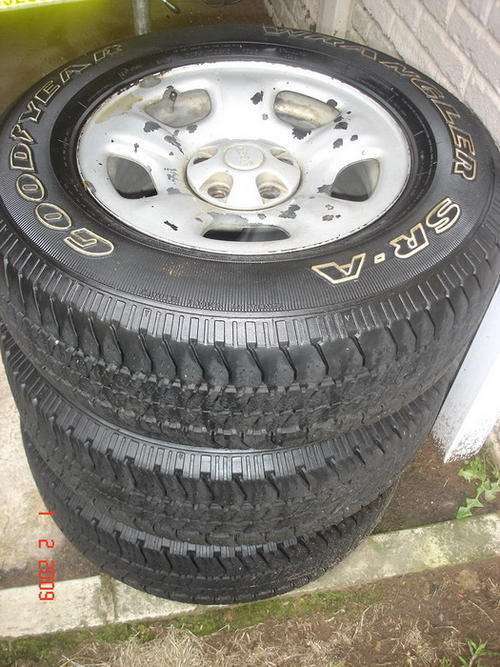 4 X JEEP CHEROKEE RIMS AND GOODYEAR SR-A TYRES