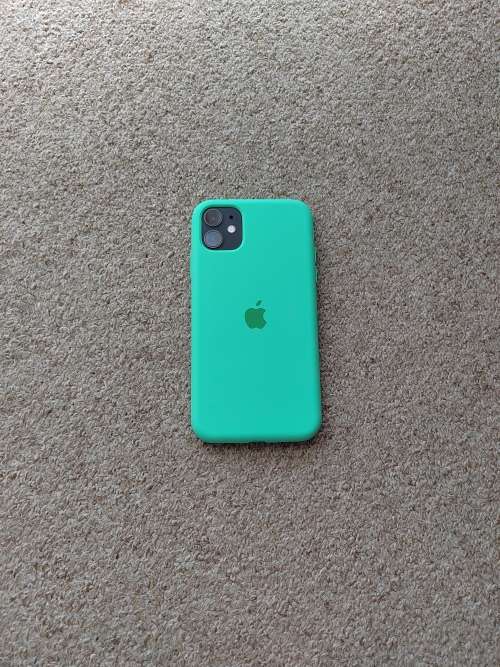 iPhone 11 128gb dual SIM excellent condition