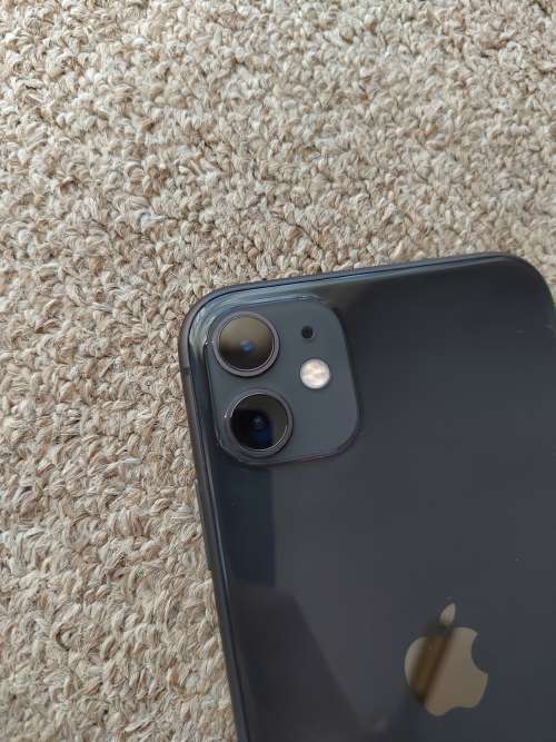 iPhone 11 128gb dual SIM excellent condition