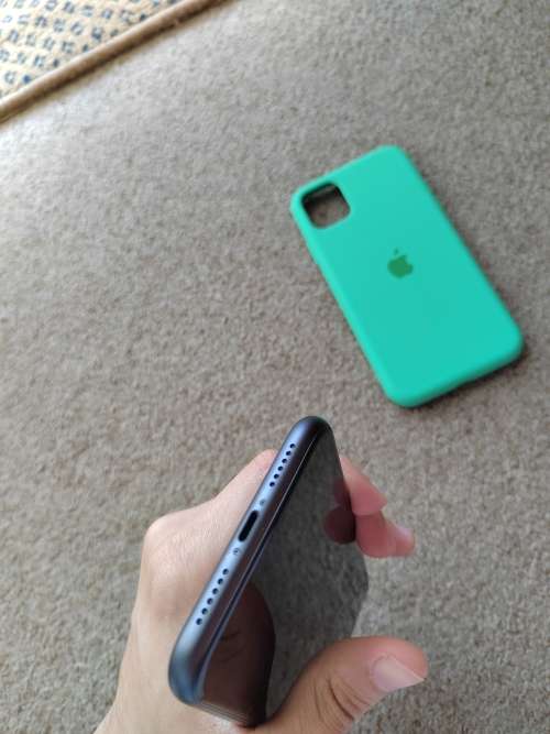 iPhone 11 128gb dual SIM excellent condition