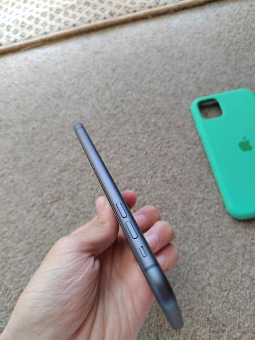 iPhone 11 128gb dual SIM excellent condition