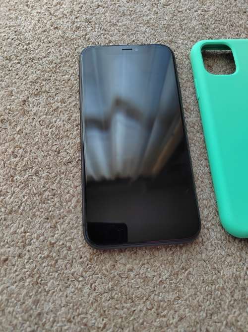 iPhone 11 128gb dual SIM excellent condition