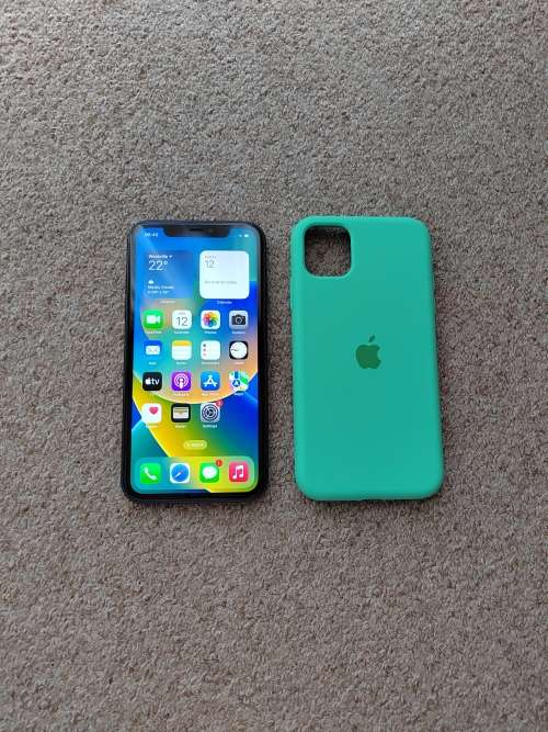 iPhone 11 128gb dual SIM excellent condition