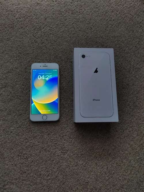 iPhone 8 256gb good condition with box