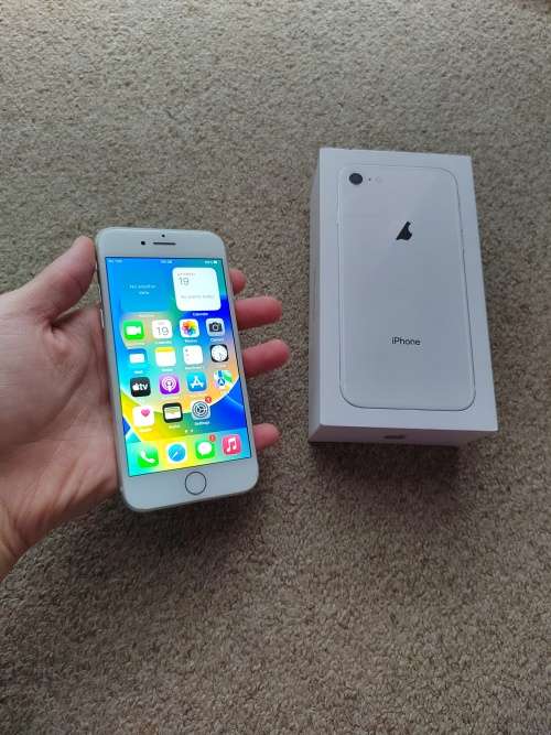 iPhone 8 256gb good condition with box