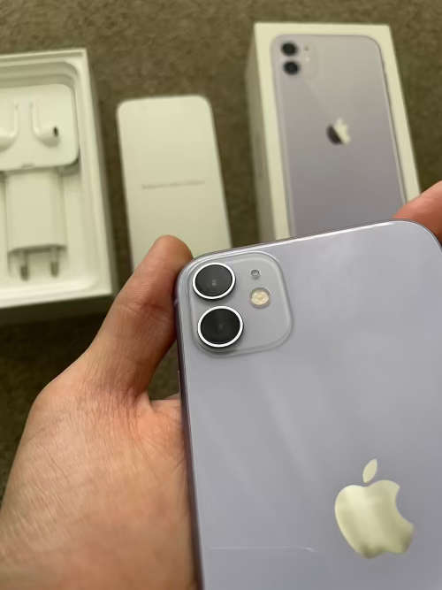 iPhone 11 64gb purple immaculate condition with box and accessories