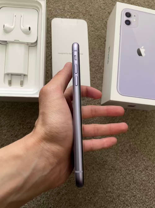 iPhone 11 64gb purple immaculate condition with box and accessories