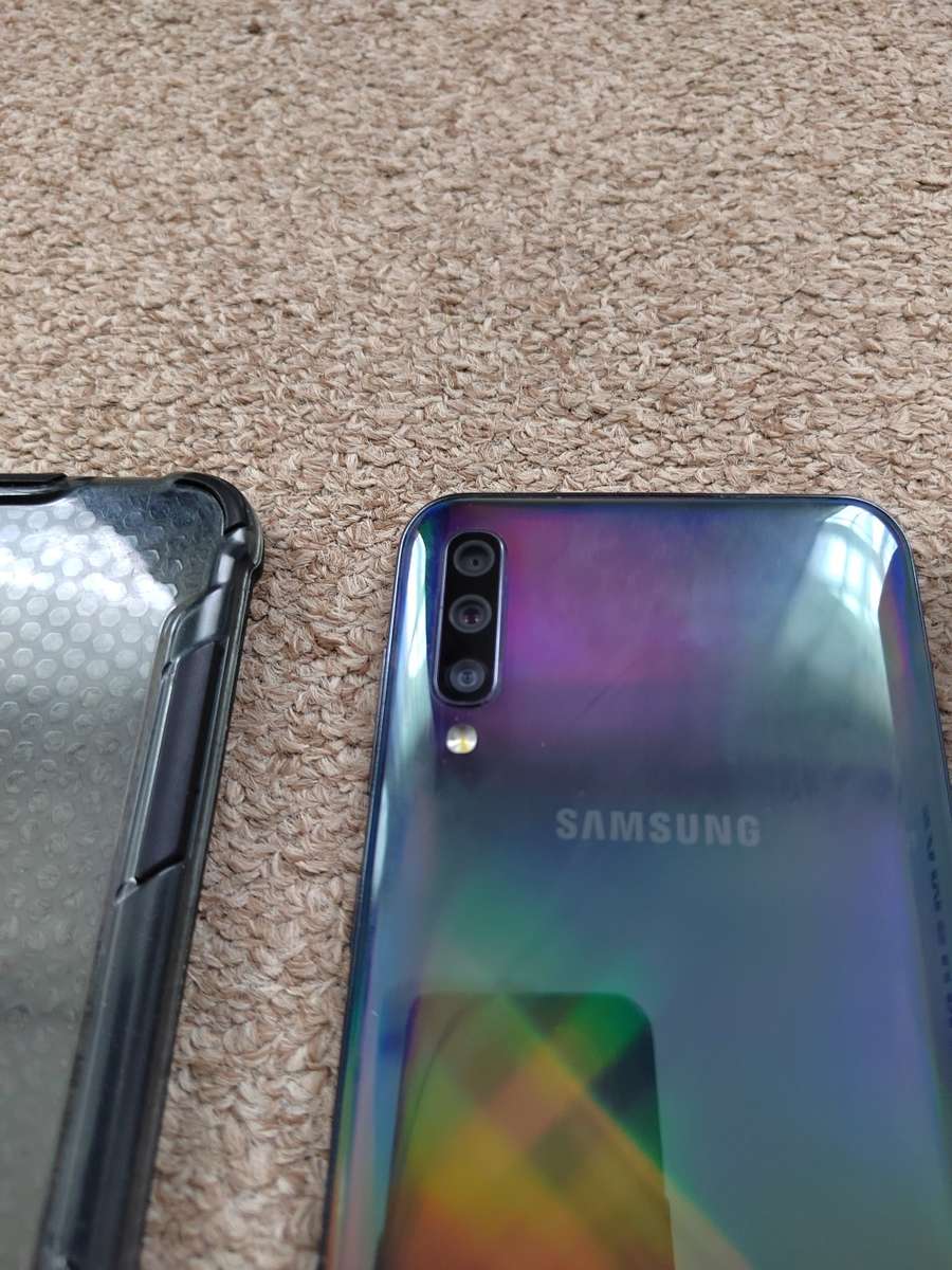 Samsung A50 dual SIM 128gb 4gb ram with box and cover