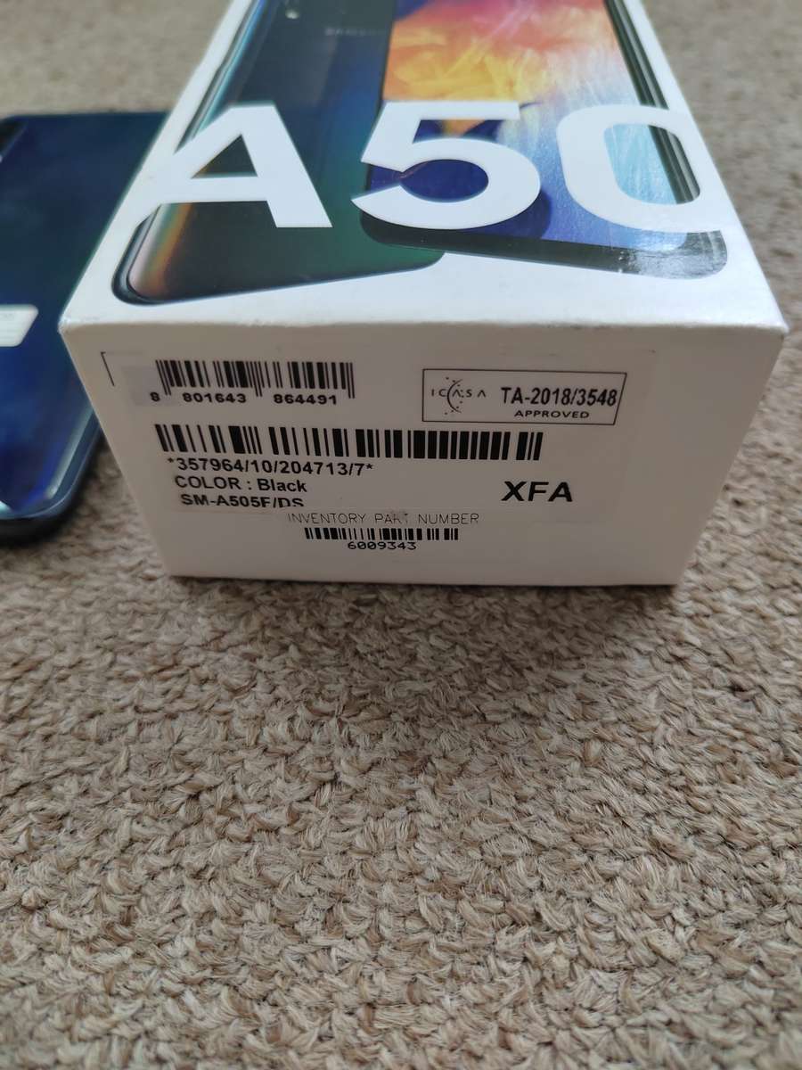 Samsung A50 dual SIM 128gb 4gb ram with box and cover