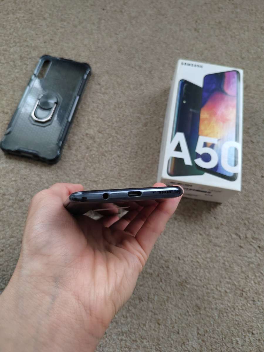 Samsung A50 dual SIM 128gb 4gb ram with box and cover