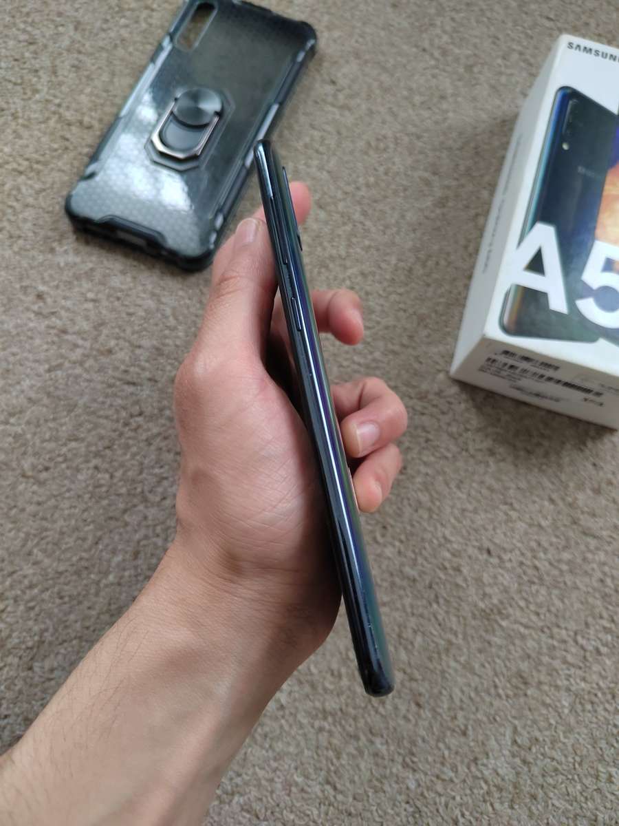 Samsung A50 dual SIM 128gb 4gb ram with box and cover