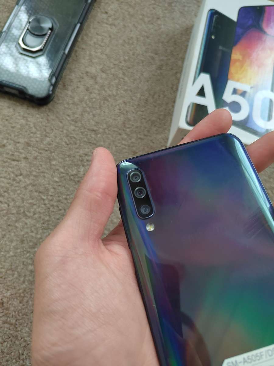 Samsung A50 dual SIM 128gb 4gb ram with box and cover