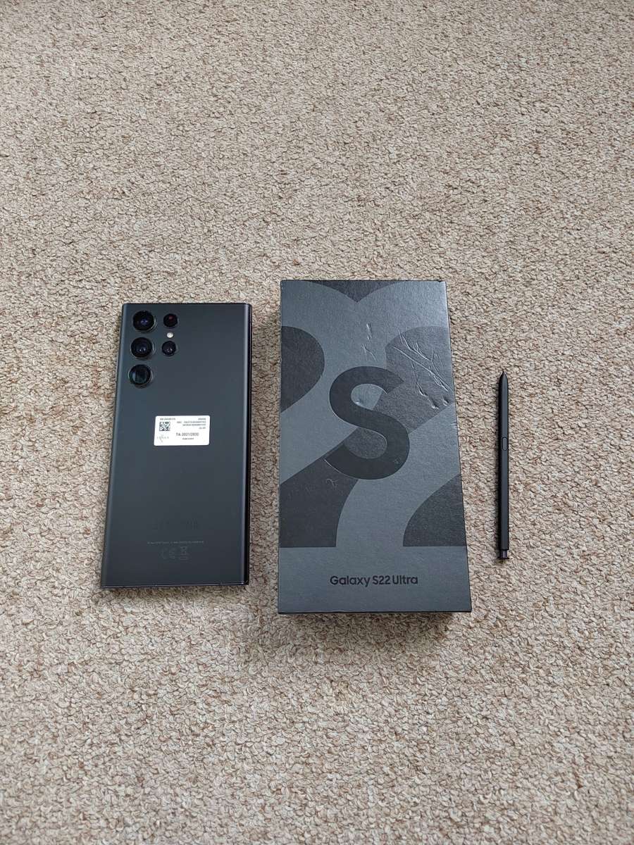 Samsung S22 Ultra 5G 256gb Dual SIM 12gb ram excellent condition with box and original s pen