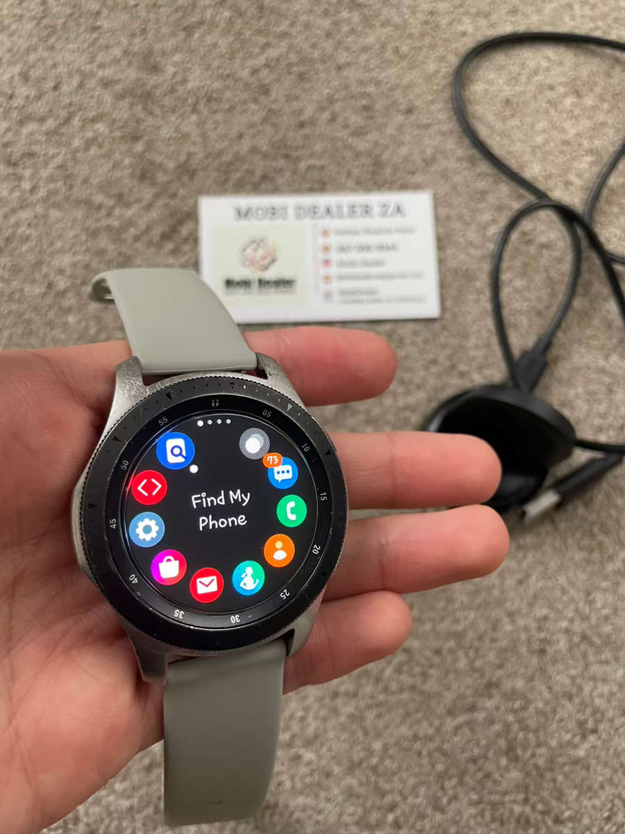 Samsung watch with charger and screen protector