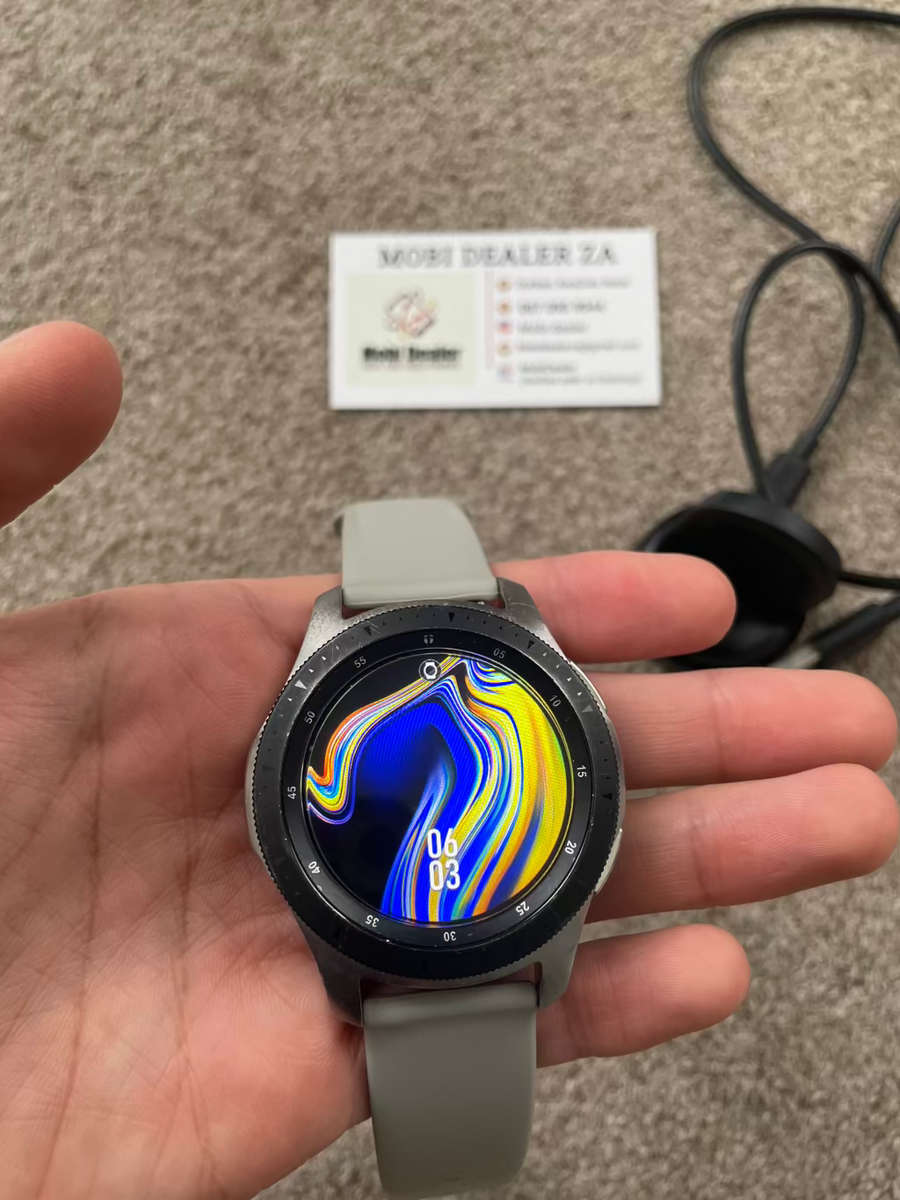 Samsung watch with charger and screen protector