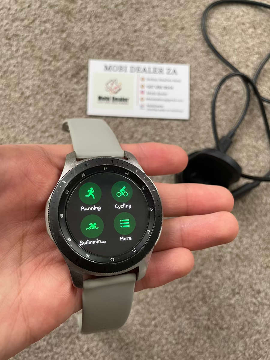 Samsung watch with charger and screen protector