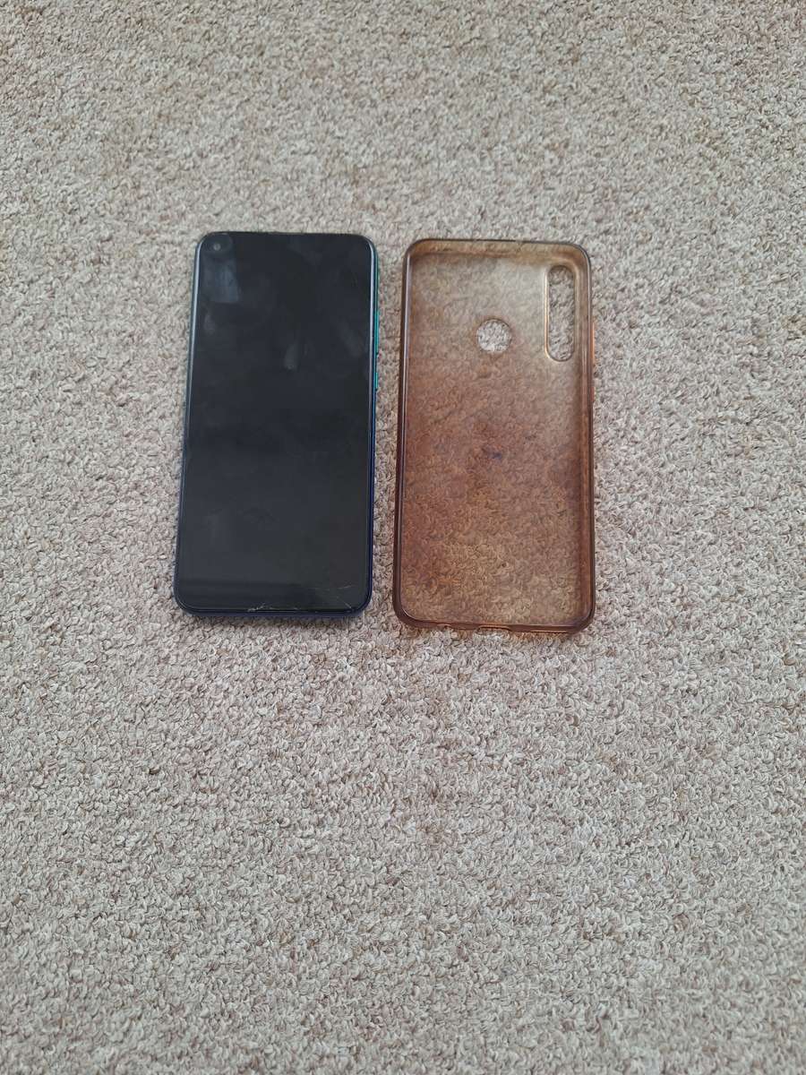 Huawei Y7p 64gb 4gb ram single sim with cover