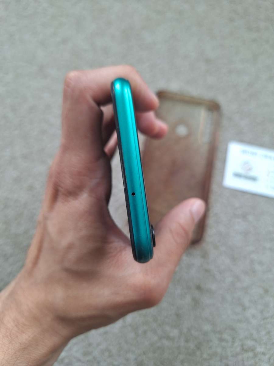 Huawei Y7p 64gb 4gb ram single sim with cover