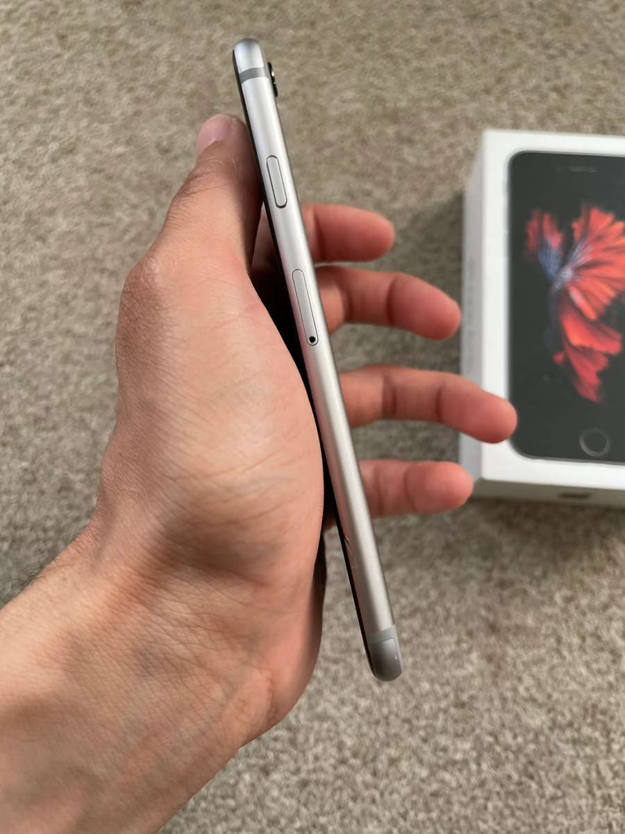 Iphone 6s 16gb with box