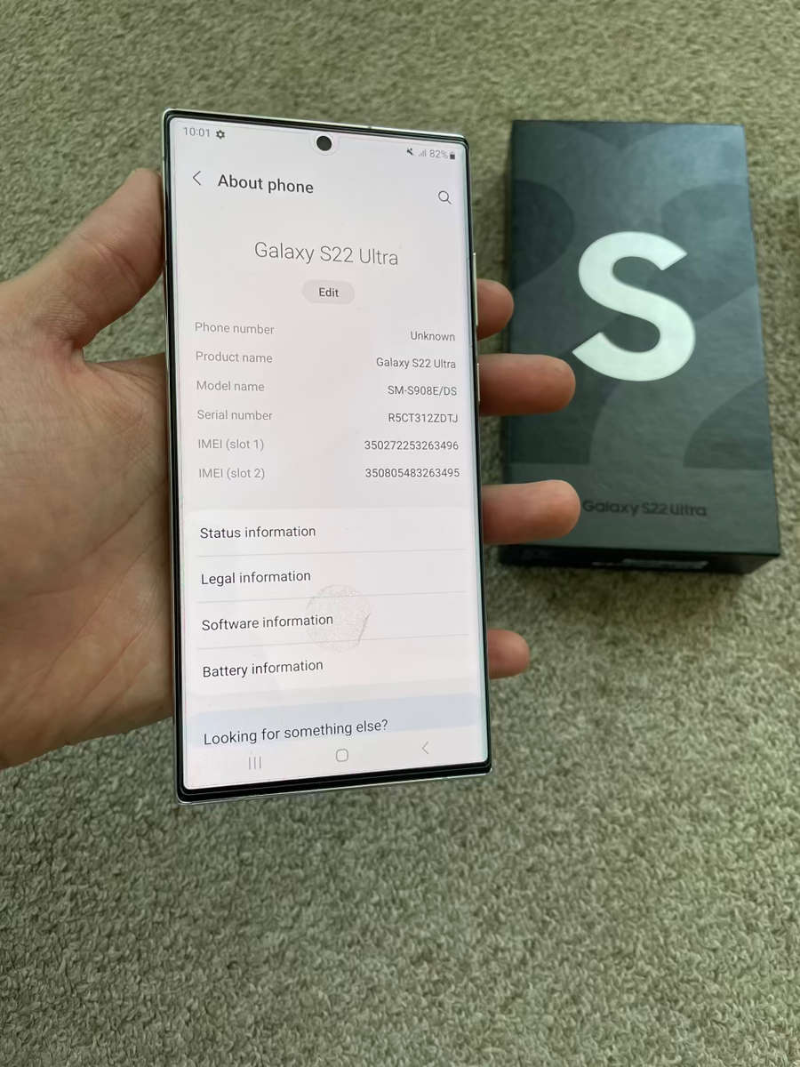 Samsung S22 Ultra 5G 256gb Dual SIM 12gb ram Immaculate condition with box and cover - white