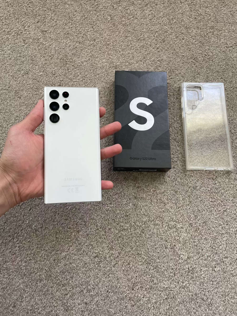 Samsung S22 Ultra 5G 256gb Dual SIM 12gb ram Immaculate condition with box and cover - white