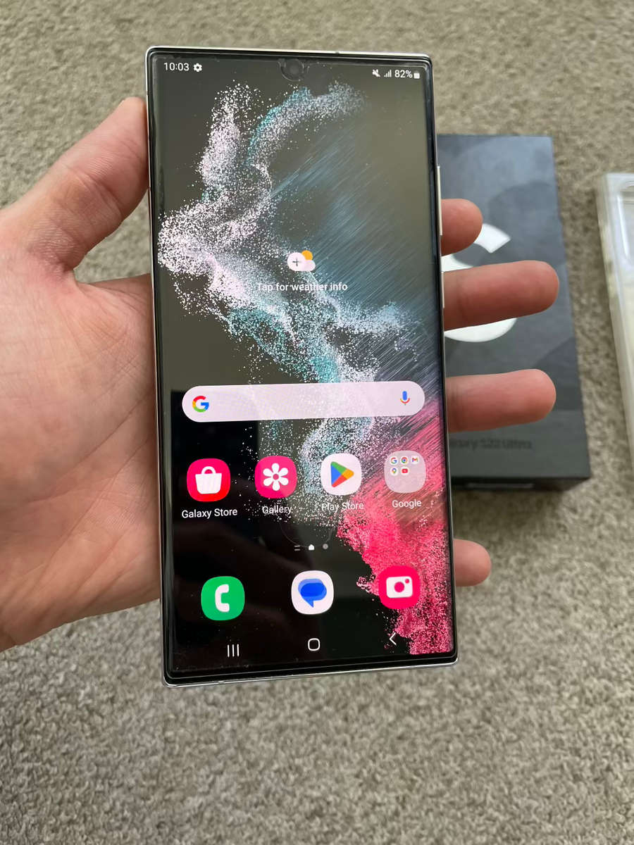 Samsung S22 Ultra 5G 256gb Dual SIM 12gb ram Immaculate condition with box and cover - white