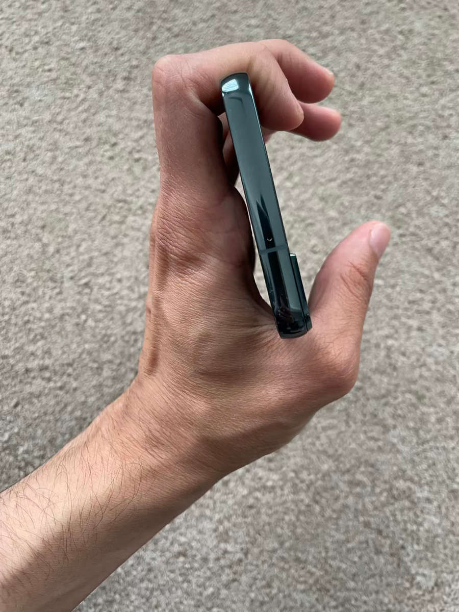 Samsung S22 5G 256gb Dual SIM Immaculate condition with cover - GREEN