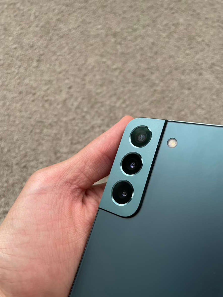 Samsung S22 5G 256gb Dual SIM Immaculate condition with cover - GREEN