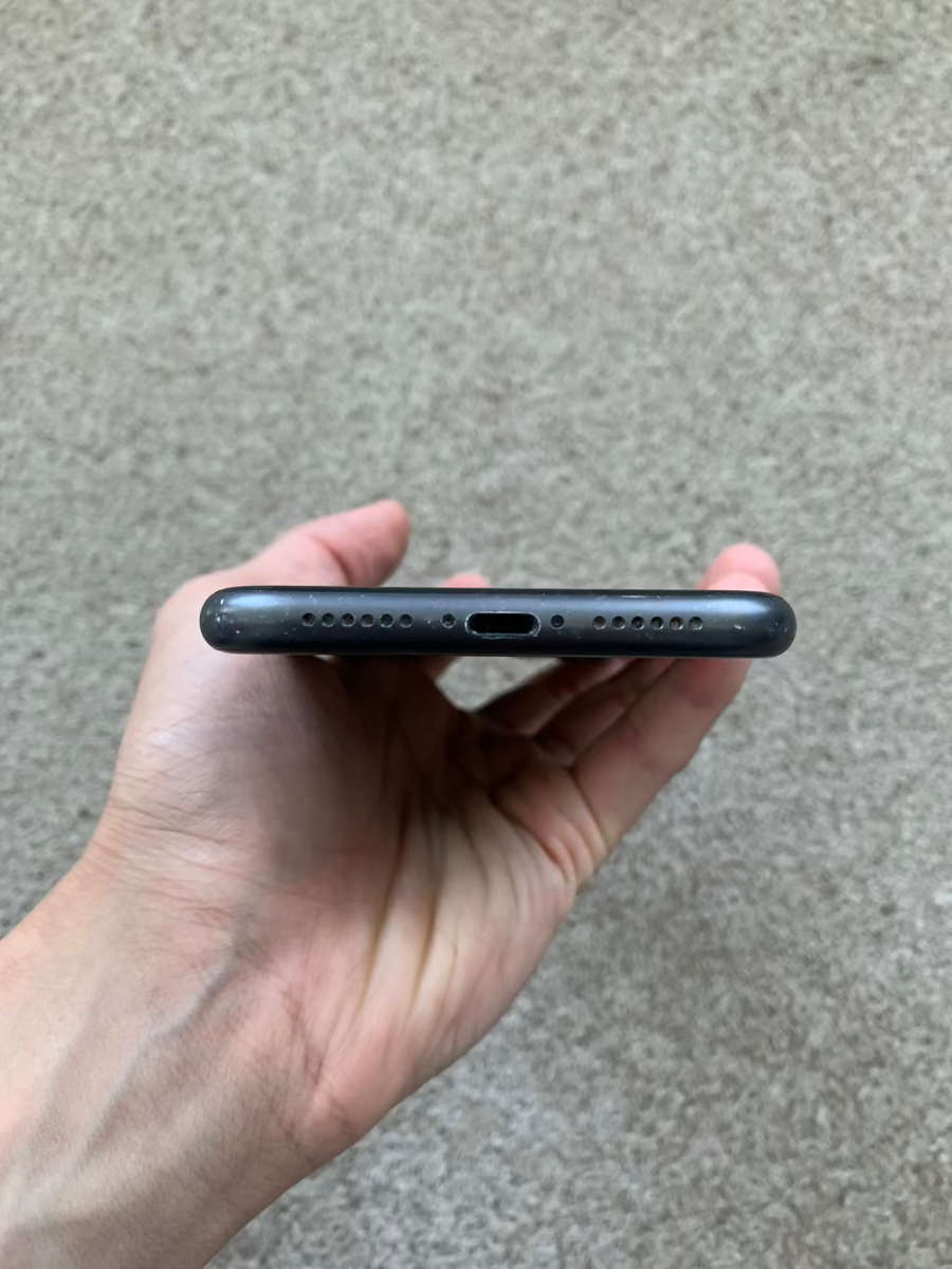 iPhone 11 64gb Dual sim with cover - black