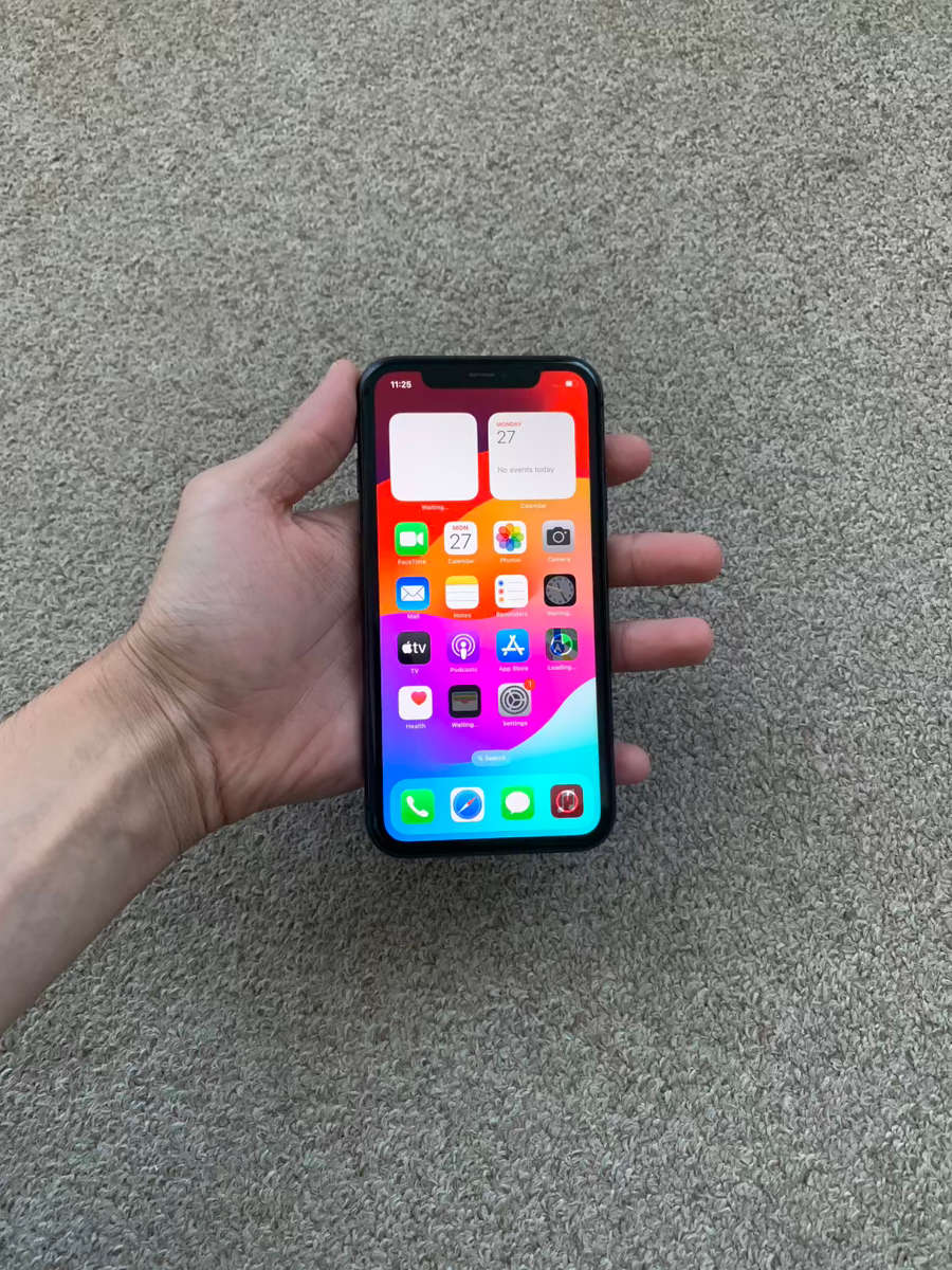 iPhone 11 64gb Dual sim with cover - black