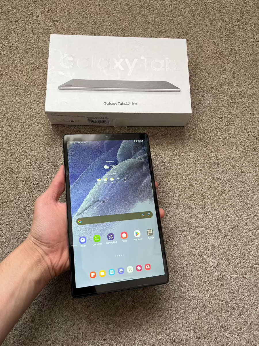 Samsung tab a7 lite 8.7inch wifi 32gb 3gb ram with box and cable still like new without pop
