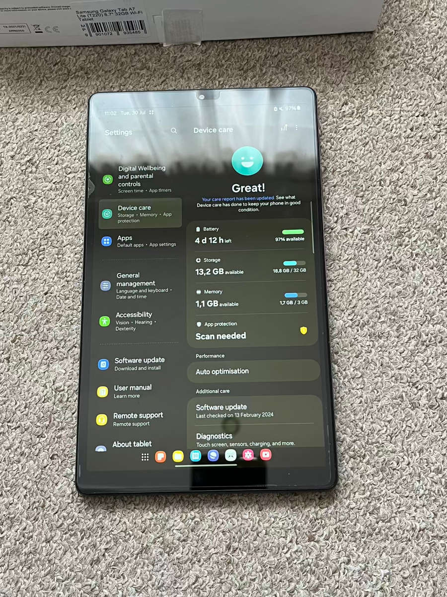 Samsung tab a7 lite 8.7inch wifi 32gb 3gb ram with box and cable still like new without pop