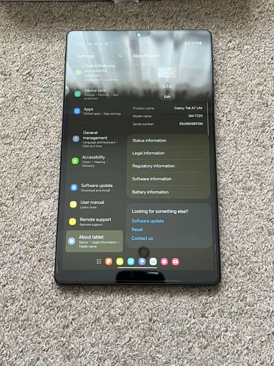 Samsung tab a7 lite 8.7inch wifi 32gb 3gb ram with box and cable still like new without pop