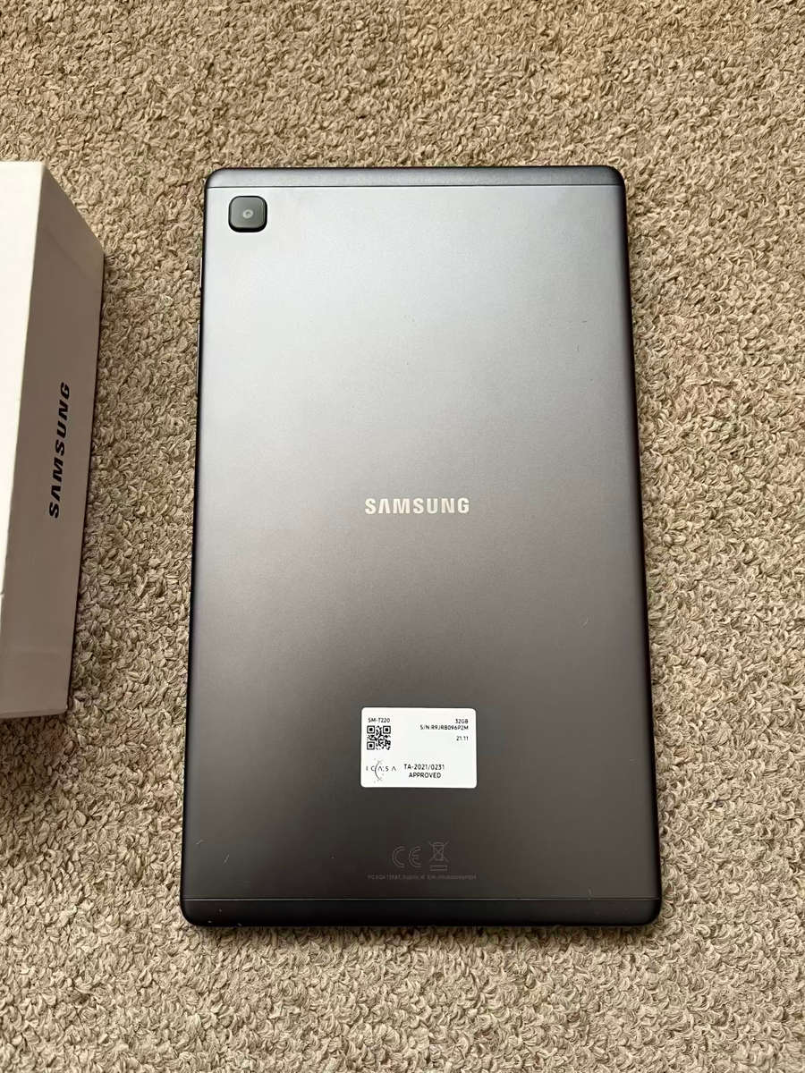 Samsung tab a7 lite 8.7inch wifi 32gb 3gb ram with box and cable still like new without pop