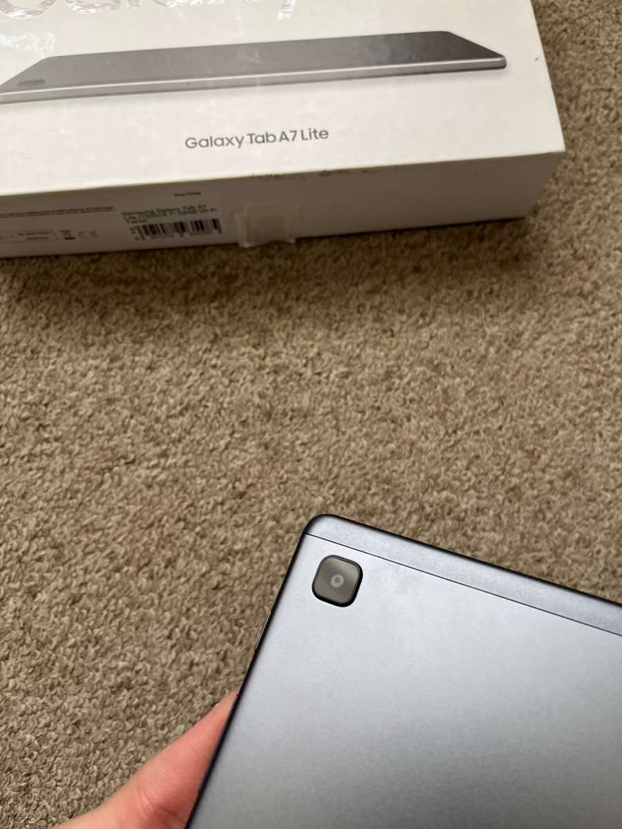 Samsung tab a7 lite 8.7inch wifi 32gb 3gb ram with box and cable still like new without pop