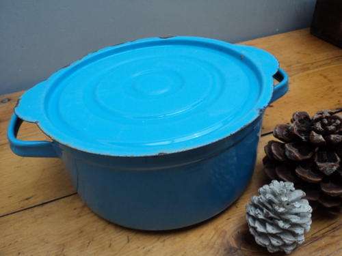 BEAUTIFUL BLUE KOCKUMS SWEDEN ENAMEL POT WITH LID