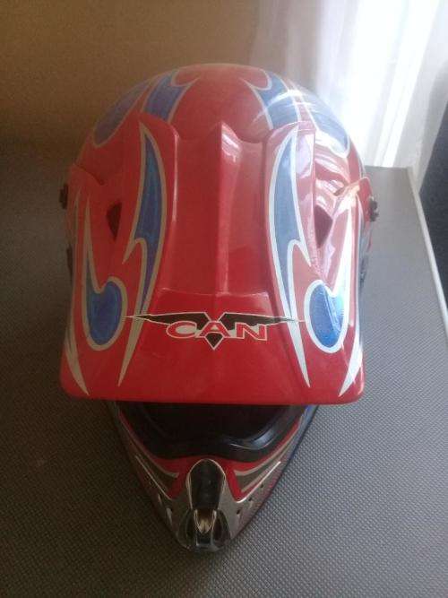 MED/LARGE V-CAN HELMET...USED ONCE ONLY..BRAND NEW CONDITION..BARGAIN!!