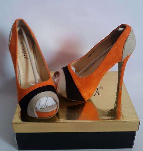 BEIGE BLACK ORANGE SEXY HEELS