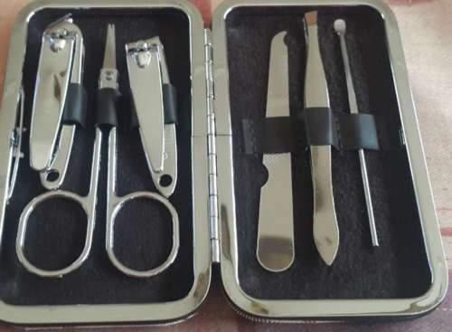 MANICURE SET