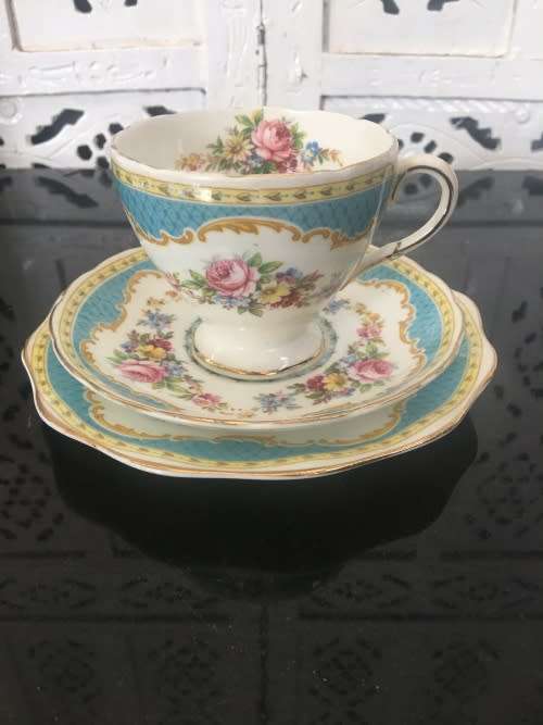 Rare Vintage Windsor Blue By Foley. Blue Edge Multifloral Scalloped Footed Cup Tea Trio