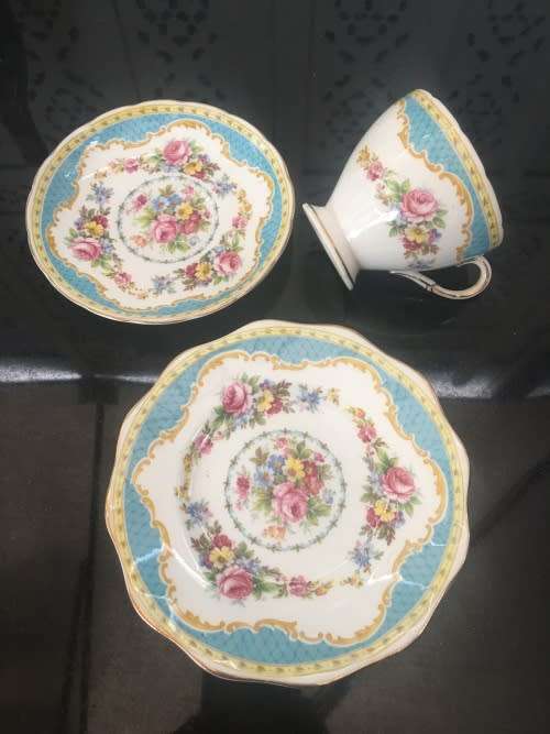 Rare Vintage Windsor Blue By Foley. Blue Edge Multifloral Scalloped Footed Cup Tea Trio
