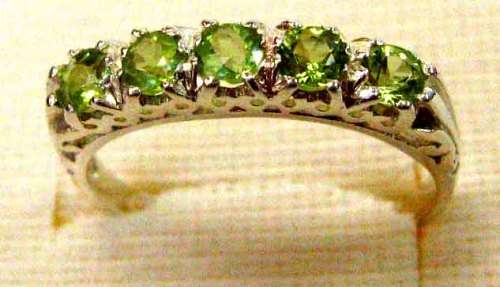 Beautiful  925 Sterling Silver & Genuine Peridot  Ring