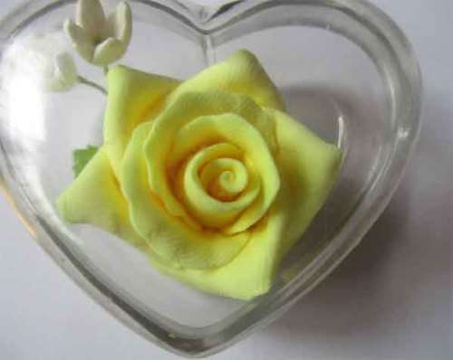 Beautiful '' Rose '' -Soap in a Heart Box