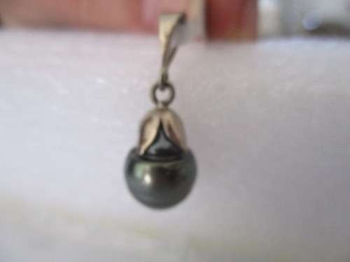 Solid 9 ct White Gold and South Sea Pearl Pendant