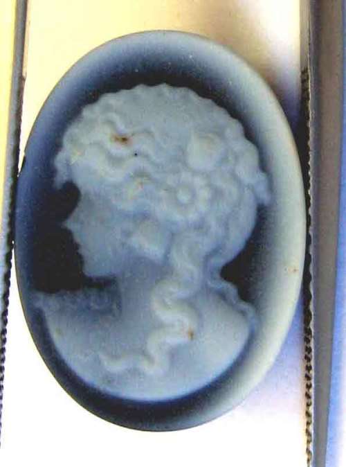 18.00 x13.00mm Agate curved Beauty Cameo  5.85 ct