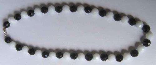 Faceted Onyx and White Jade  -  Necklace - 10.00 mm Round faceted cut beads