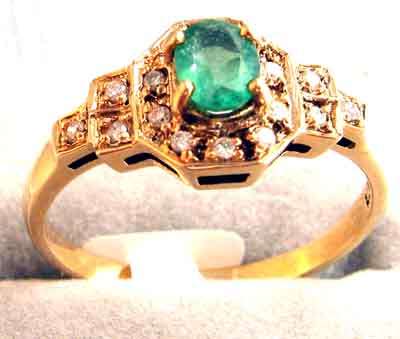 Beautiful , Genuine Emerald and Diamonds in 9ct Solid Yellow Gold Ring