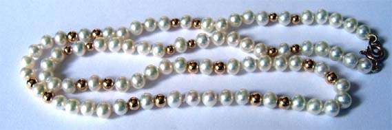Beautiful  9ct Gold clasp and Beads on Cultured  Pearls -  Necklace